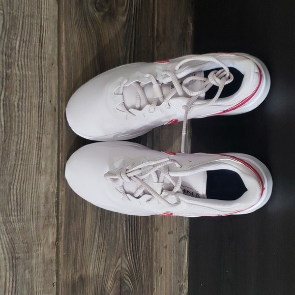 New Nike Legend Essential Womens Sneakers Size 7 Casual Everyday Walking Comfort - Picture 7 of 9